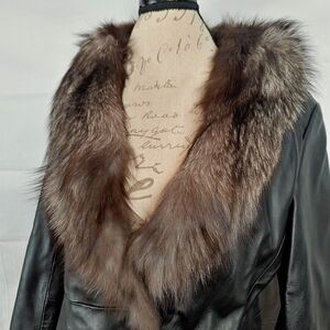 Wilson's Leather Women's Findland Fox Fur Trim Black Leather Size Medium